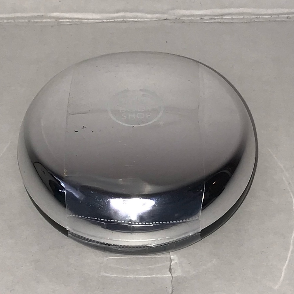 The Body Shop All-in-One Face Base Shade 04 BNIP - Picture 5 of 7